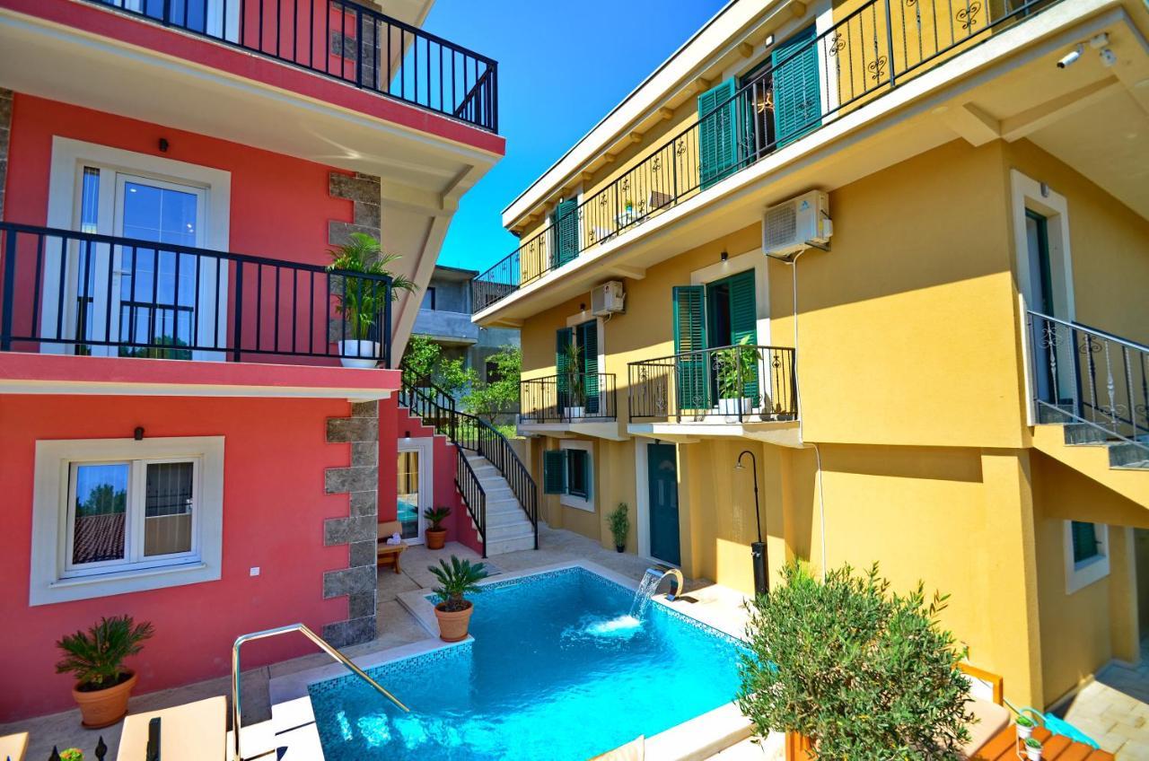 Apartments Lux S Tivat Exteriér fotografie