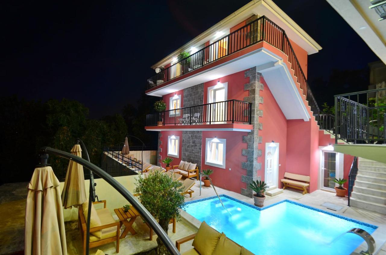 Apartments Lux S Tivat Exteriér fotografie