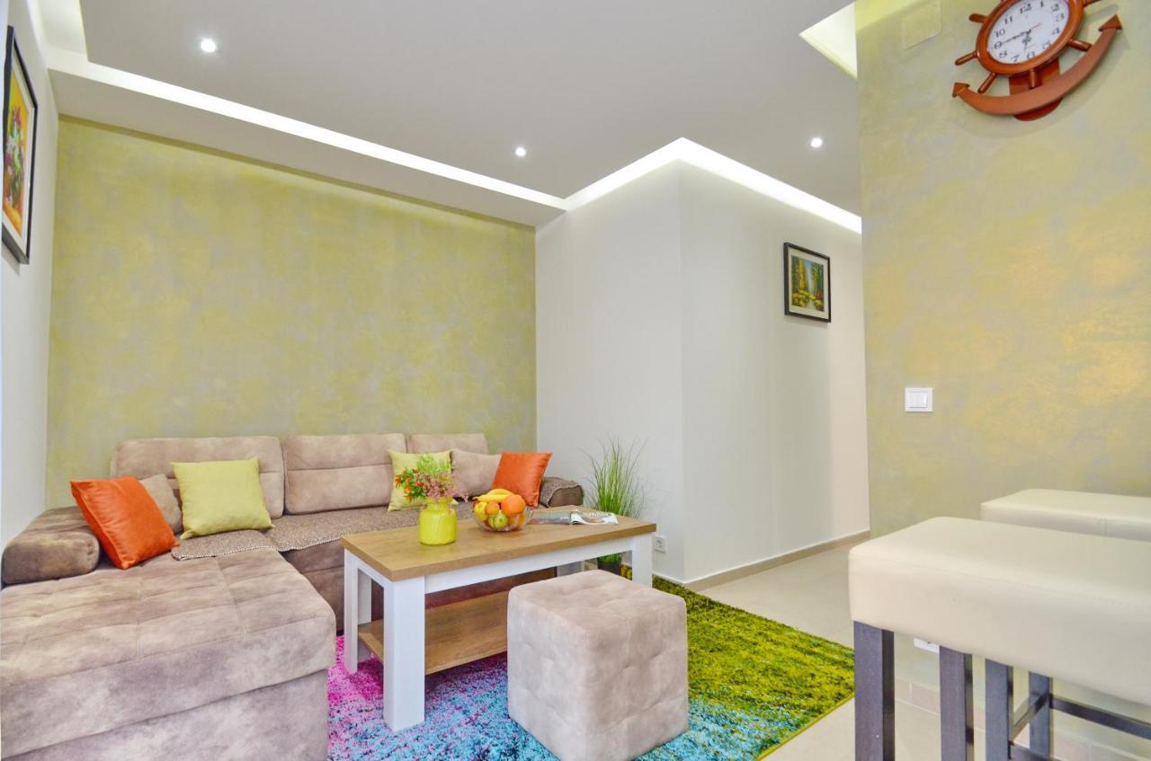Apartments Lux S Tivat Exteriér fotografie