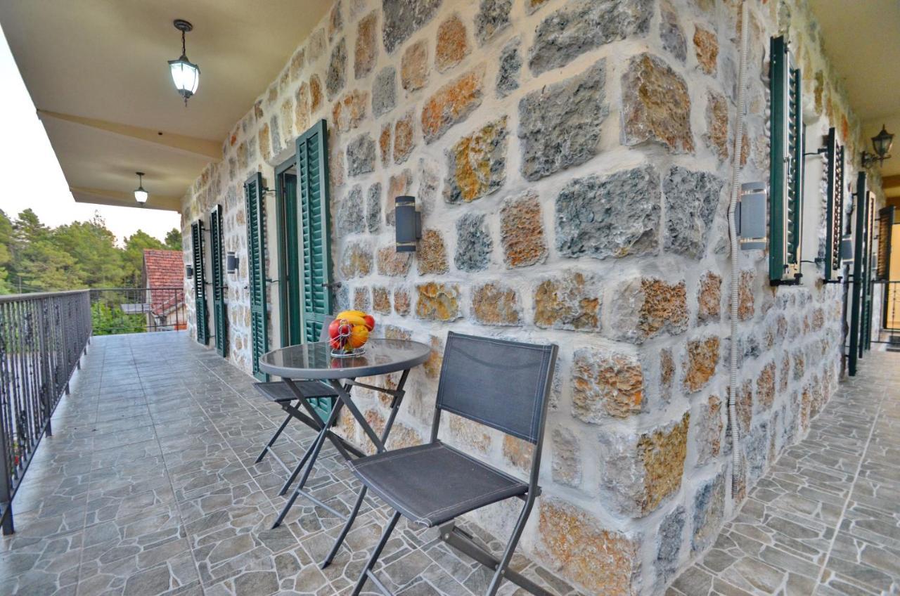 Apartments Lux S Tivat Exteriér fotografie