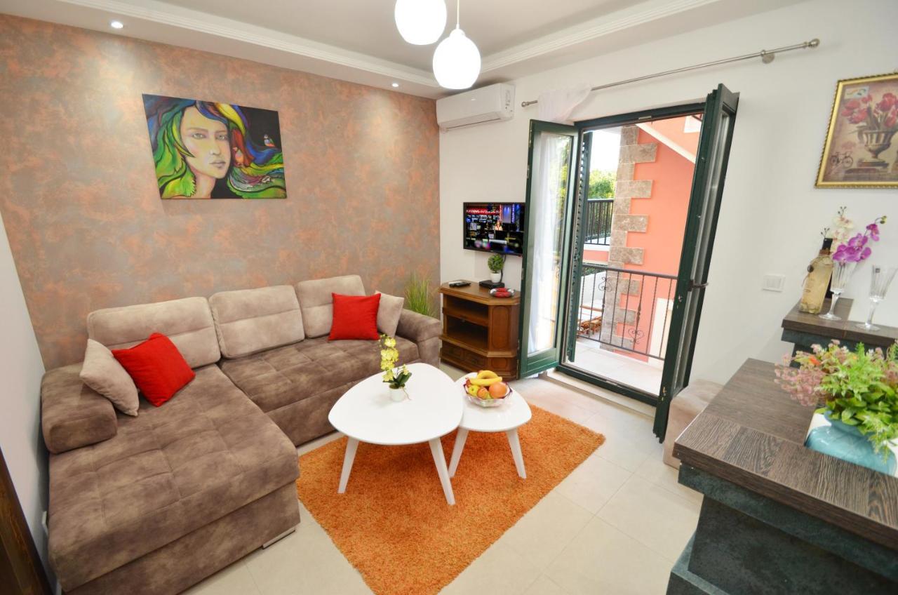 Apartments Lux S Tivat Exteriér fotografie