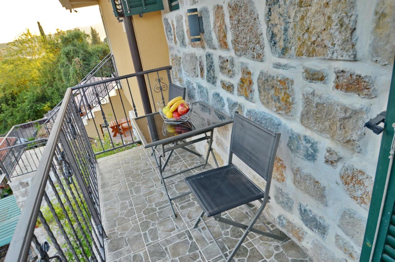 Apartments Lux S Tivat Exteriér fotografie