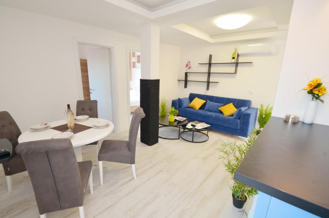 Apartments Lux S Tivat Exteriér fotografie