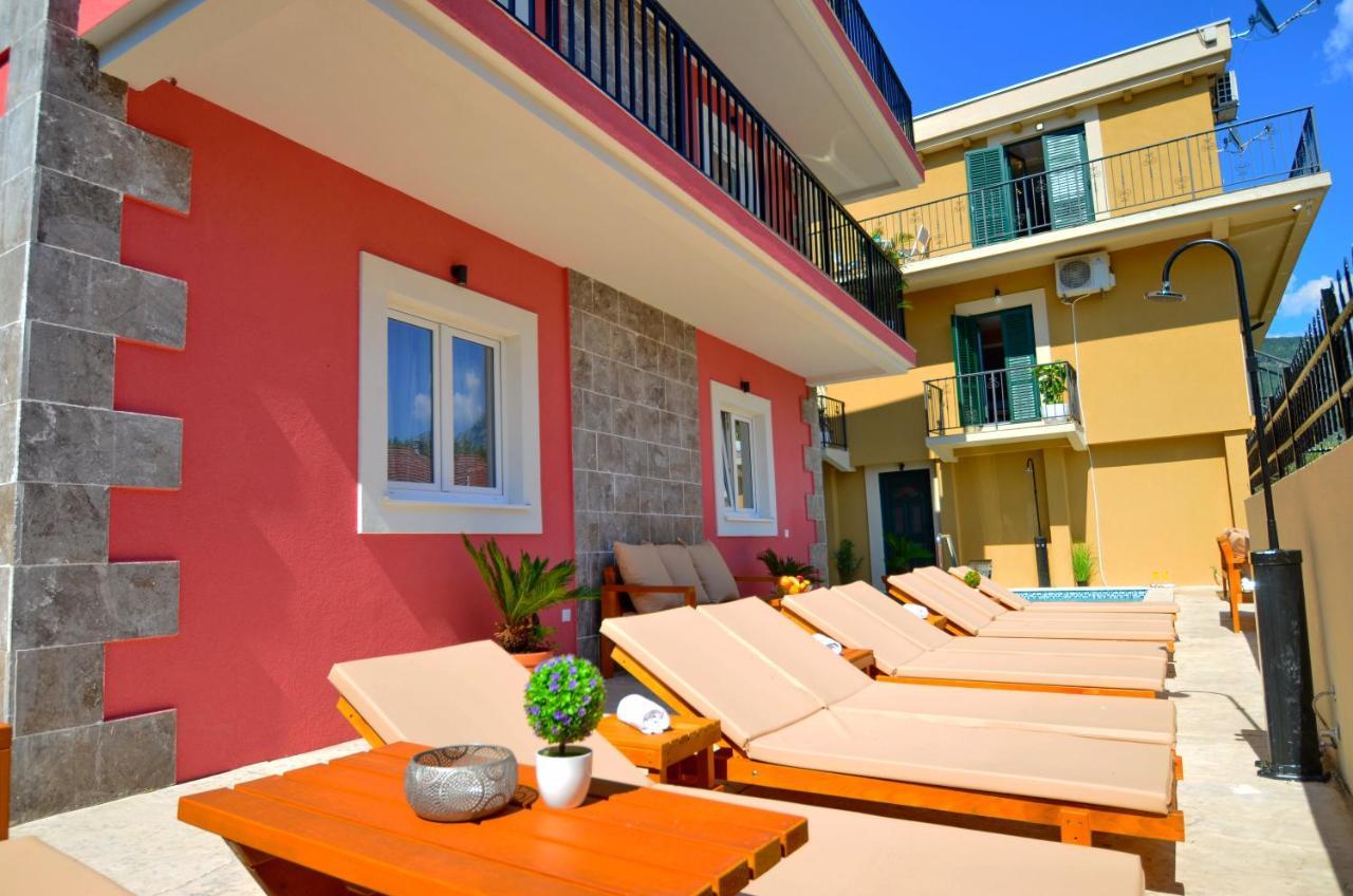 Apartments Lux S Tivat Exteriér fotografie