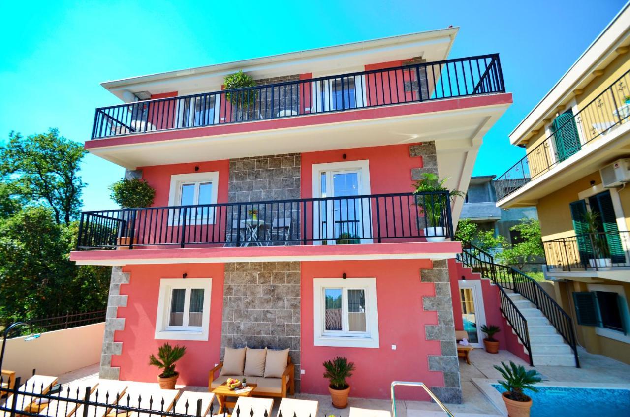 Apartments Lux S Tivat Exteriér fotografie