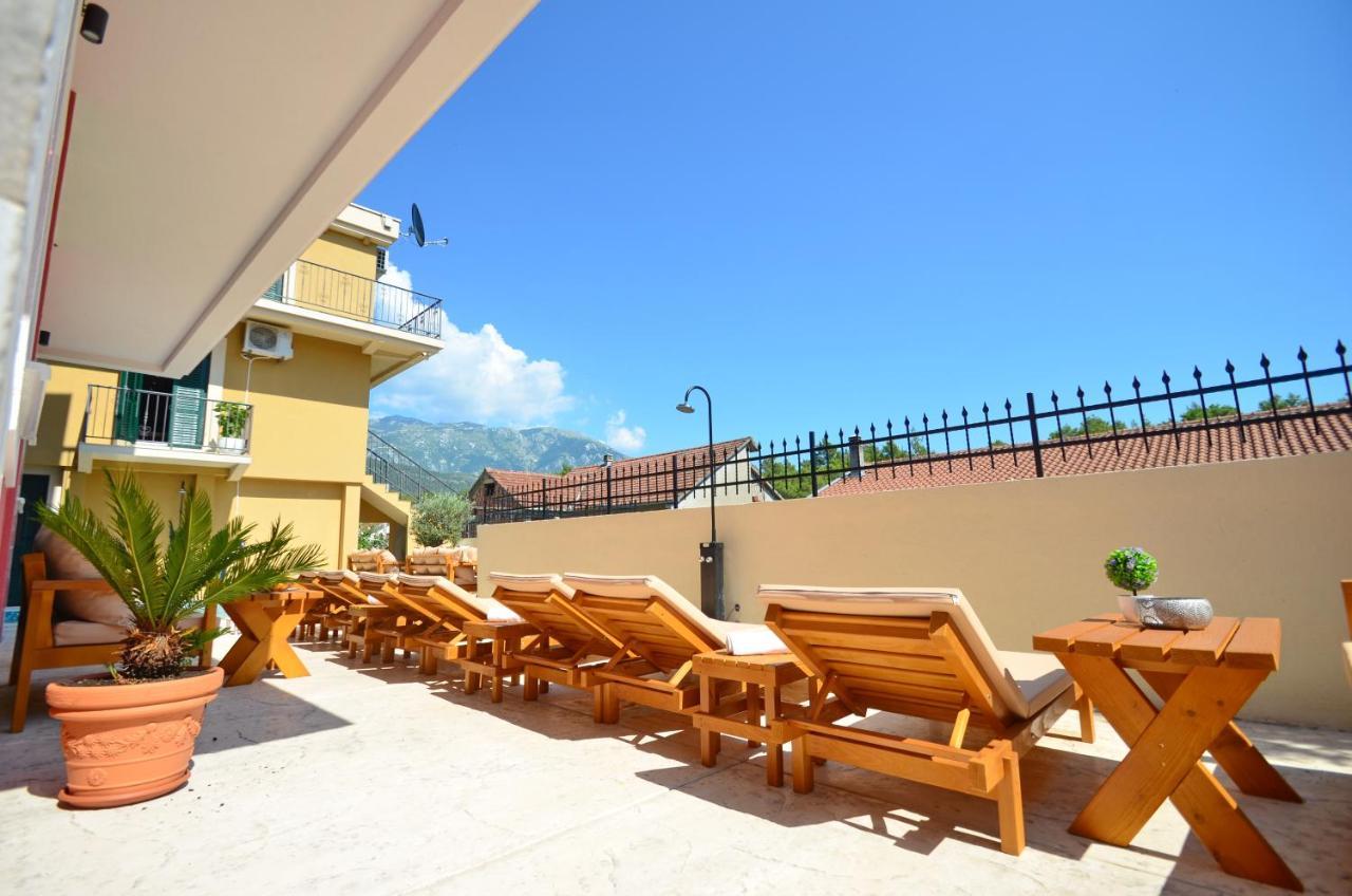 Apartments Lux S Tivat Exteriér fotografie